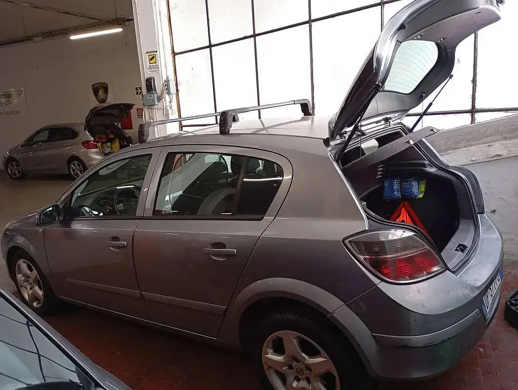 Usata Opel Astra Enjoy 90 CV (66 kW) 2008 Berlina