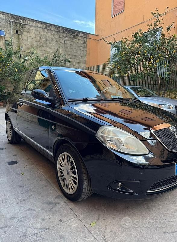 Usata Lancia Ypsilon 75 CV (55 kW) 2007 Nero Utilitaria