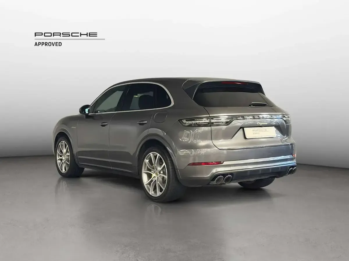 Usata Porsche Cayenne 462 CV (339 kW) 2019 Grigio quarzite SUV