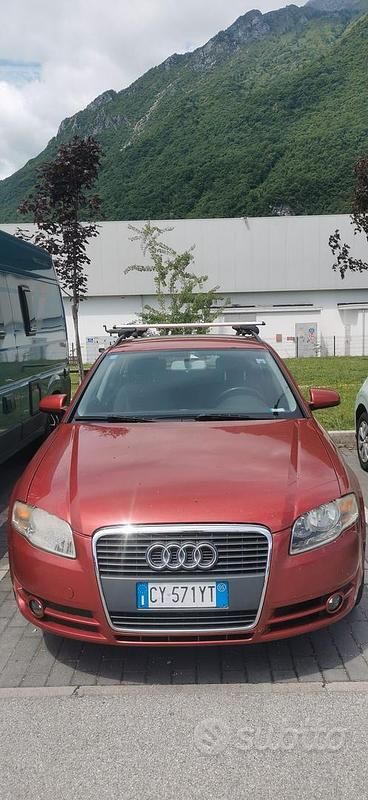 Rosso Usata 2005 Audi A4 Tre volumi | 800 € (Ottimo prezzo) - Immagine 1/4