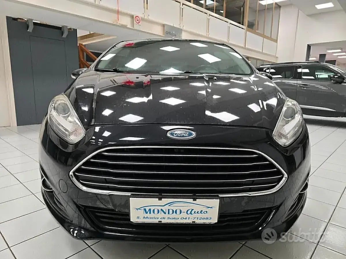 Second-hand Ford Fiesta Titanium 75 CP (55 kW) 2013 Negru Berlinǎ