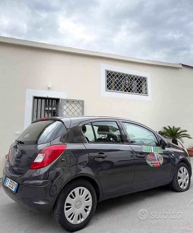 Usata Opel Corsa 85 CV (62 kW) 2015 Grigio Berlina