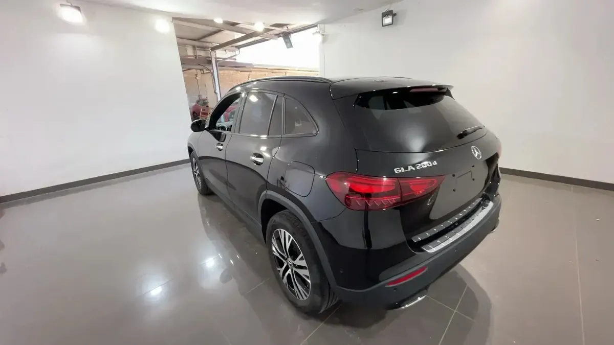 Usata Mercedes GLA200 Advanced Plus 150 CV (110 kW) 2024 Nero SUV