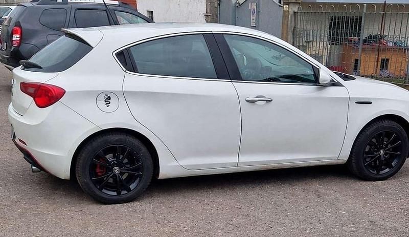Usata Alfa Romeo Giulietta 140 CV (102 kW) 2011 Utilitaria