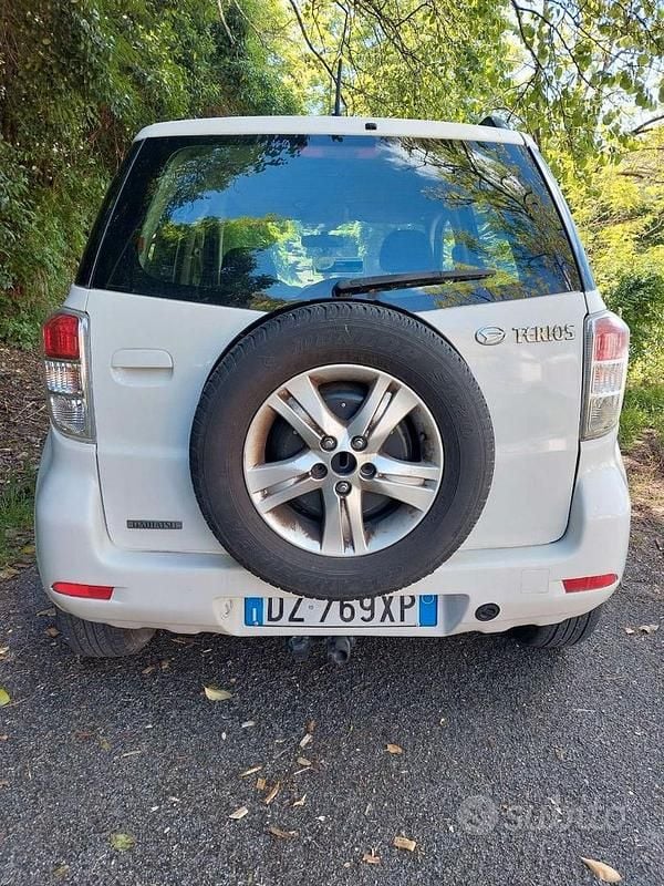 Usata Daihatsu Terios 105 CV (77 kW) 2009 Bianco SUV