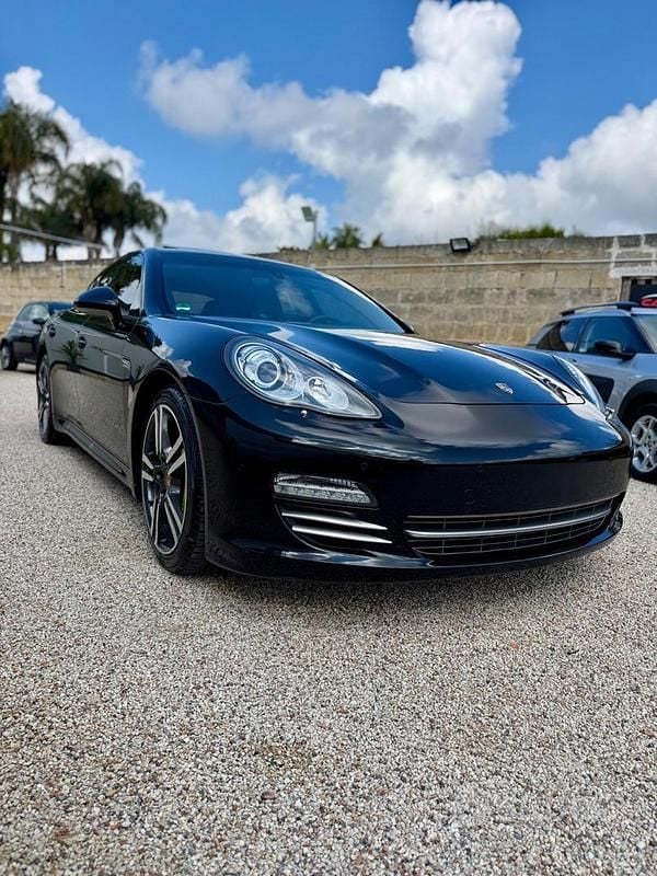 Usata Porsche Panamera Platinum Edition 250 CV (183 kW) 2013 Nero Utilitaria