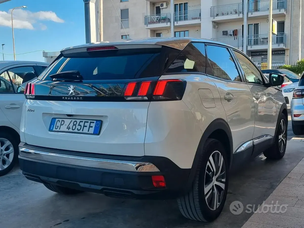 Usata Peugeot 3008 Allure 131 CV (96 kW) 2023 Bianco SUV