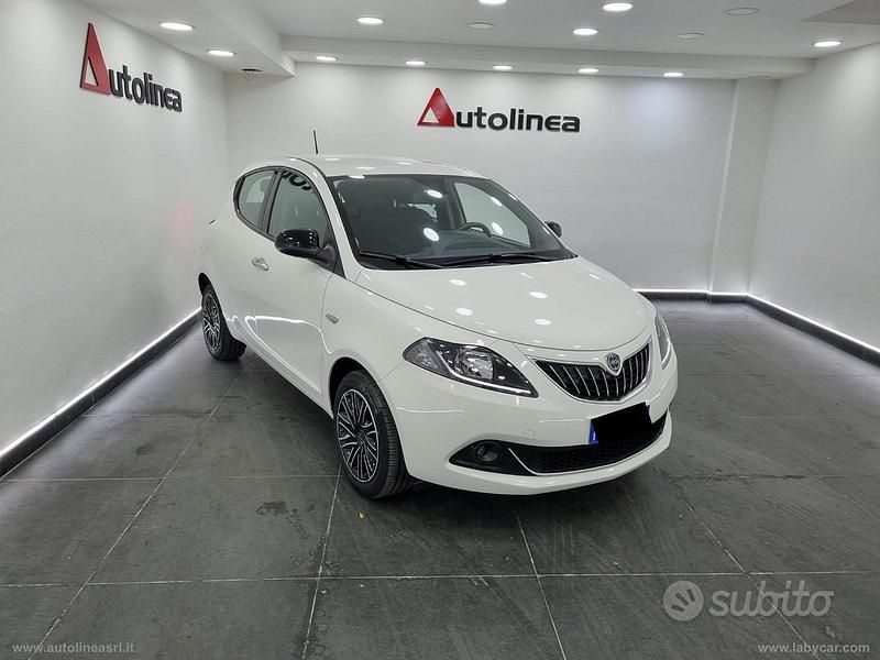 Bianco Usata 2022 Lancia Ypsilon Gold Due volumi | 12.300 € (Buon prezzo) - Immagine 1/4