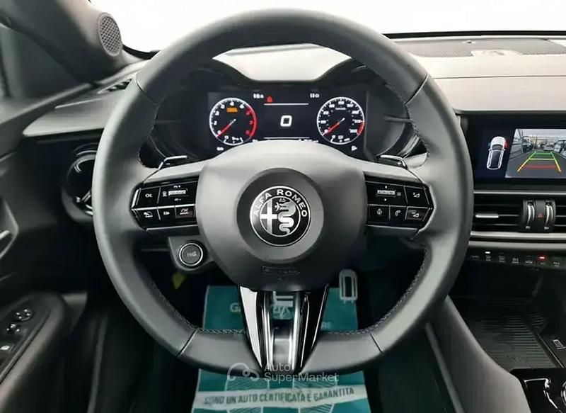 Nuova Alfa Romeo Junior Edizione Speciale 145 CV (106 kW) 2026 Grigio SUV