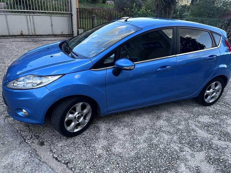 Usata Ford Fiesta Titanium 68 CV (50 kW) 2009 Berlina