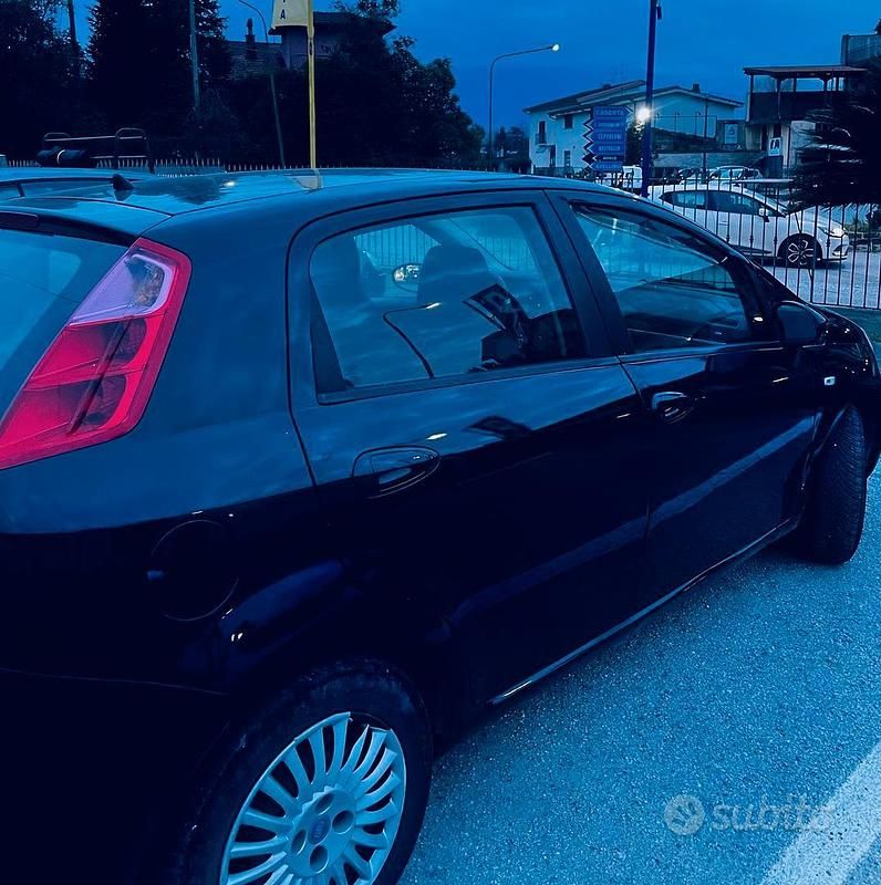 Usata Fiat Grande Punto 75 CV (55 kW) 2007 Nero Utilitaria