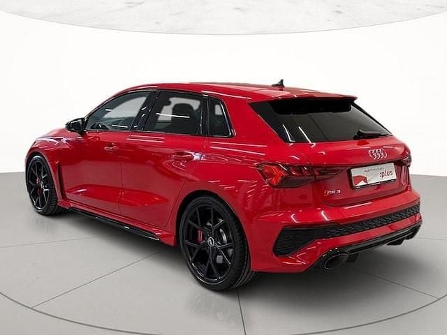 Usata Audi RS3 Sportback Ambiente 400 CV (294 kW) 2023 Rosso tango metallizzato Utilitaria