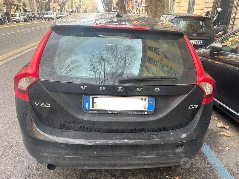 Usata Volvo V60 Business Edition 119 CV (87 kW) 2017 Nero Station wagon