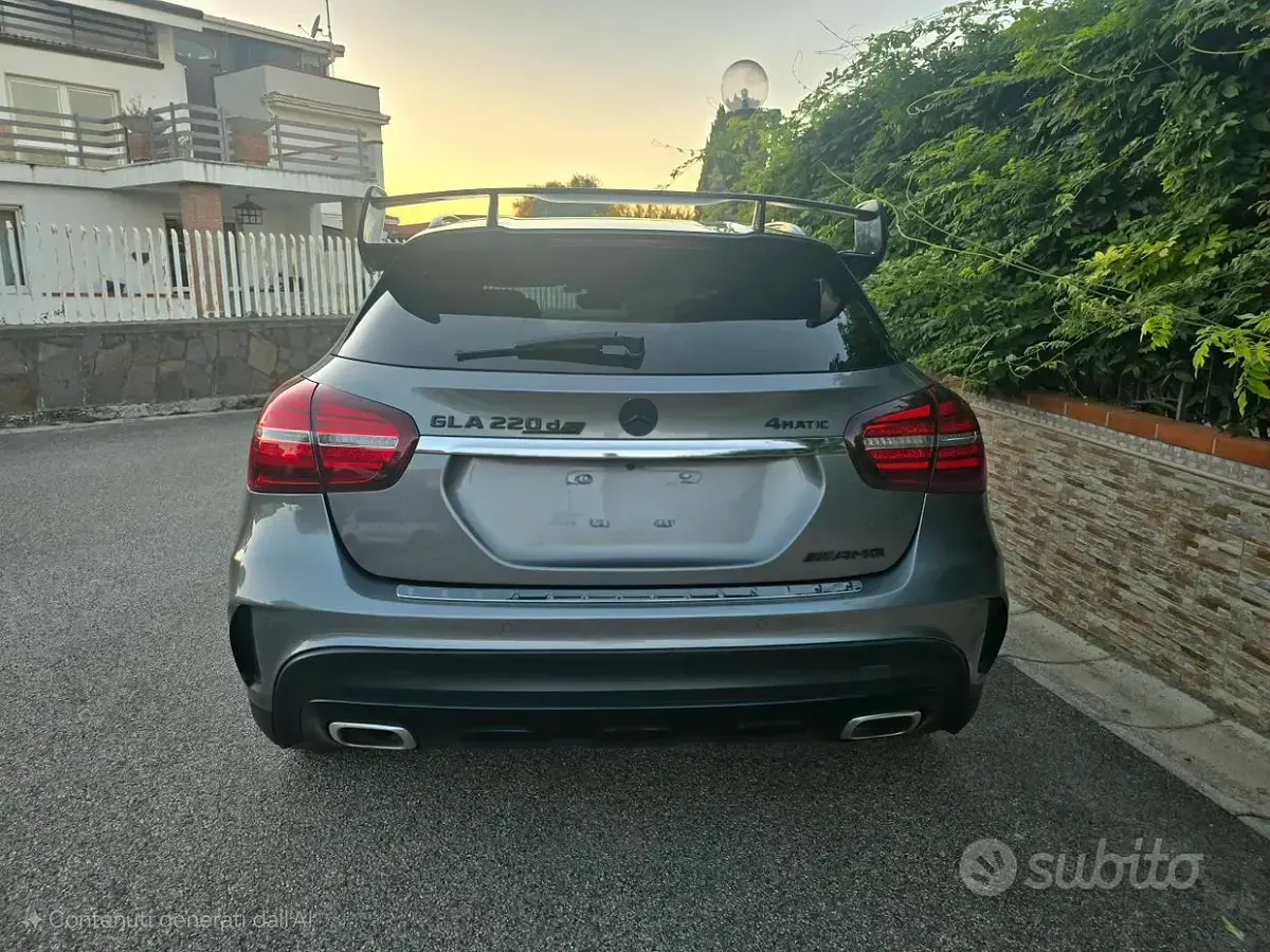 Usata Mercedes GLA220 170 CV (125 kW) 2018 Grigio SUV