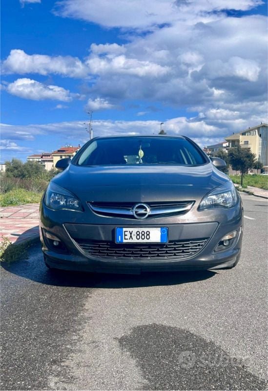 Usata Opel Astra 110 CV (80 kW) 2014 Grigio Berlina