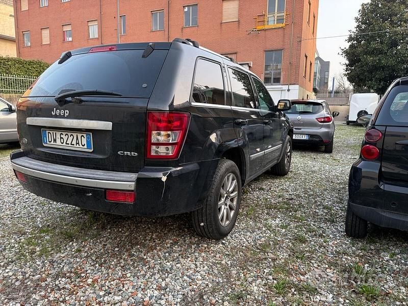 Usata Jeep Grand Cherokee Overland 218 CV (160 kW) 2009 Nero SUV