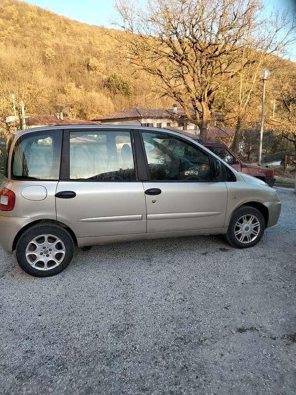 Usata Fiat Multipla Dynamic 92 CV (67 kW) 2007 Bronzo Monovolume