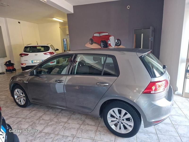 Usata VW Golf VII Trendline 110 CV (80 kW) 2016 Argento Berlina