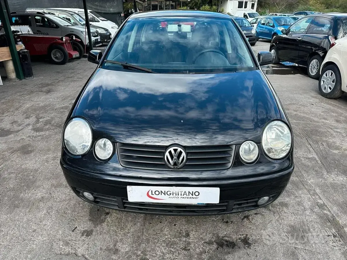 Usata VW Polo Trendline 101 CV (74 kW) 2004 Nero Utilitaria
