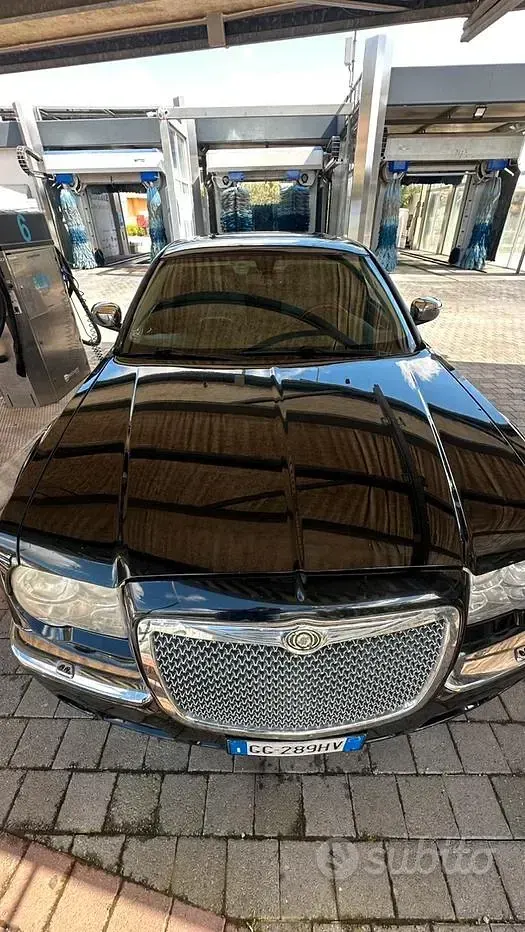 Usata Chrysler 300C 218 CV (160 kW) 2026 Nero Berlina