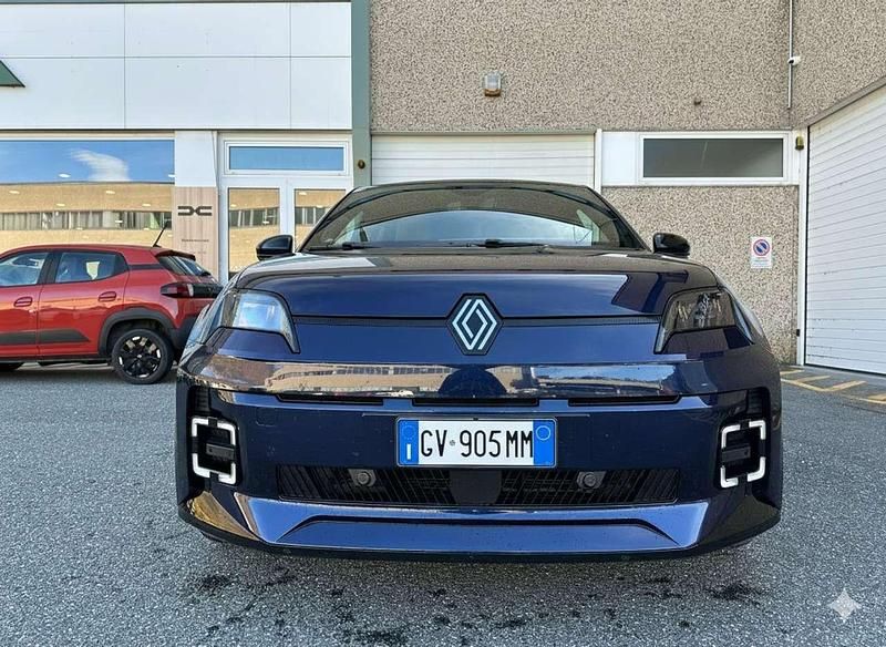 Usata Renault 5 E-Tech Iconic 110 kW (150 CV) 2024 Bestyle berlino (blu notturno Berlina