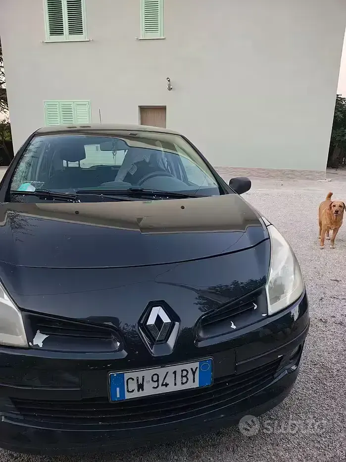 Usata Renault Clio III 75 CV (55 kW) 2007 Nero Berlina