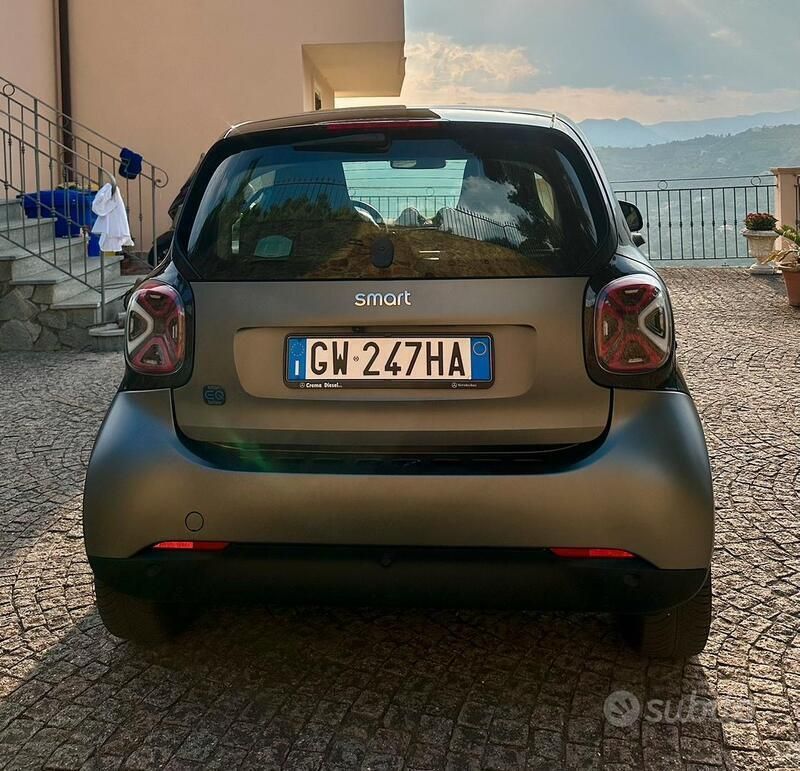 Usata Smart ForTwo Electric Drive Passion 41 kW (56 CV) 2023 Grigio Coupé