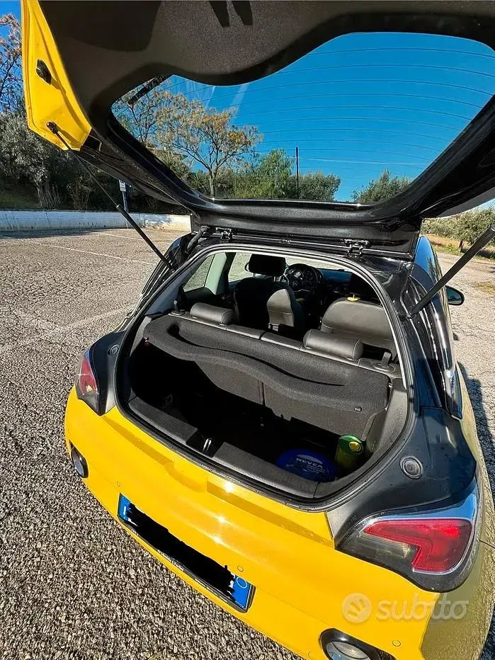 Usata Opel Adam 90 CV (66 kW) 2016 Utilitaria