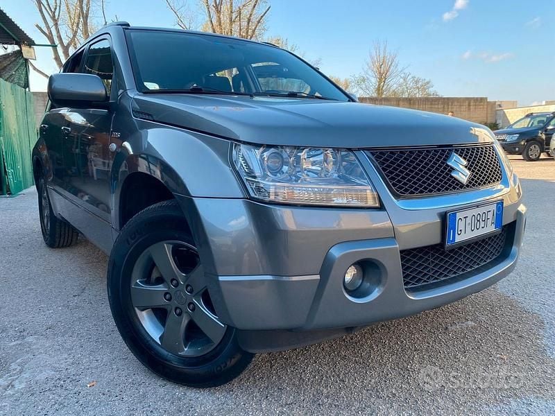 Usata Suzuki Grand Vitara 130 CV (95 kW) 2007 Grigio SUV