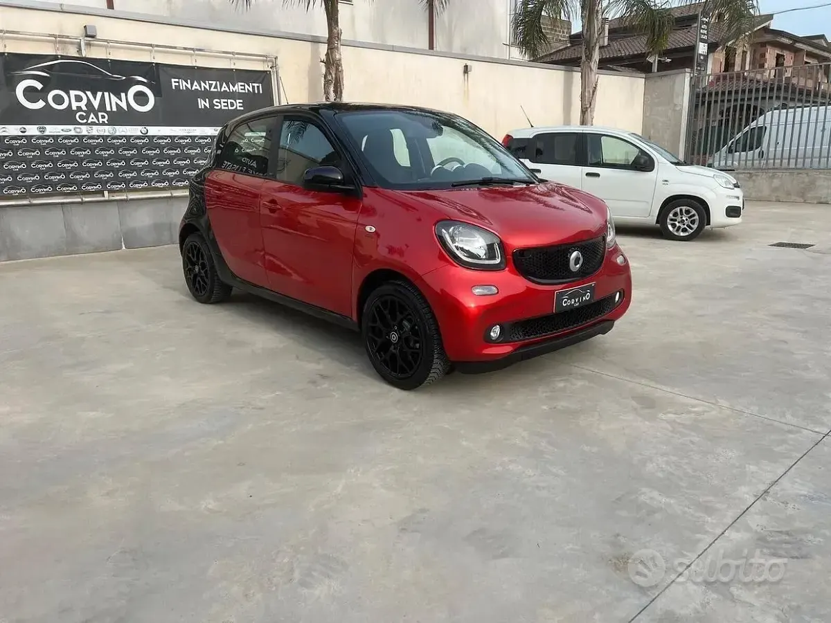 Usata Smart ForFour Prime 71 CV (52 kW) 2015 Rosso Utilitaria