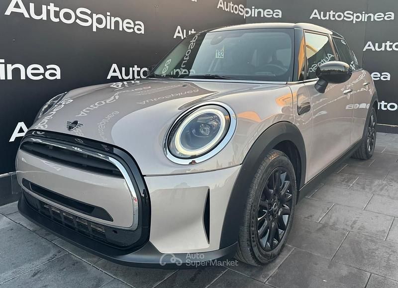 Grigio Usata 2024 Mini Cooper Essential Due volumi | 25.990 € (Buon prezzo) - Immagine 1/4