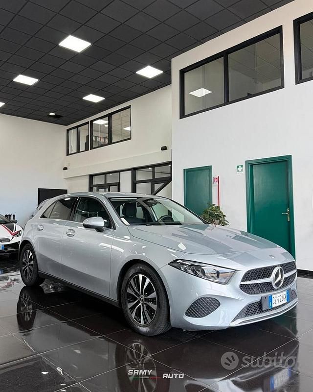 Usata Mercedes A180 Advanced 116 CV (85 kW) 2025 Grigio Berlina