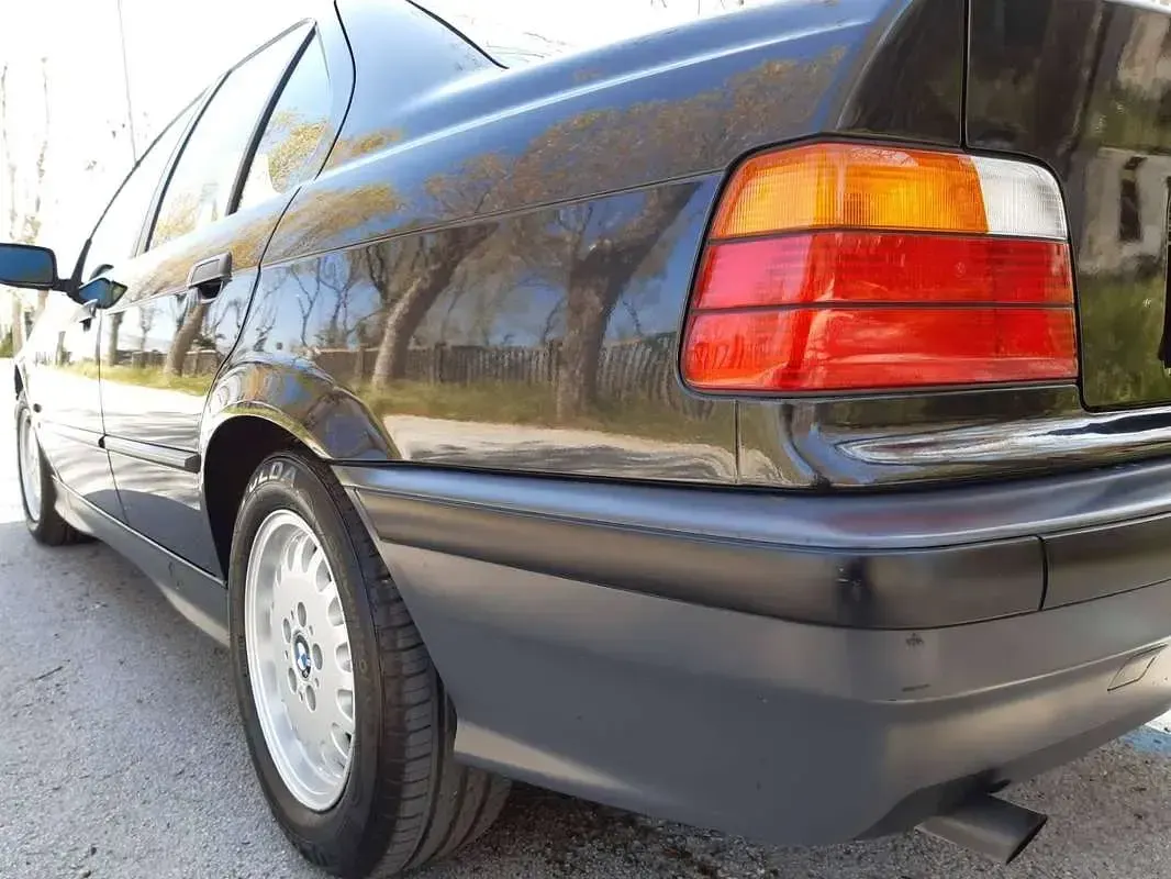Usata BMW 318 116 CV (85 kW) 1992 Berlina