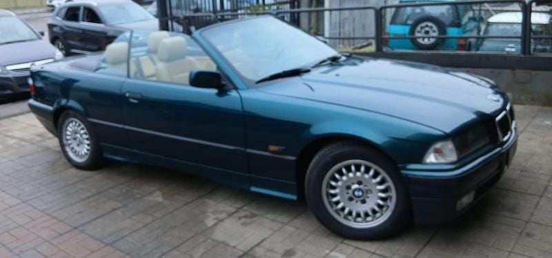 Usata BMW 318 Cabriolet 116 CV (85 kW) 1995 Blu/azzurro Cabrio