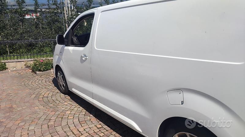 Usata Citroën Jumpy 180 CV (132 kW) 2017 Bianco Monovolume