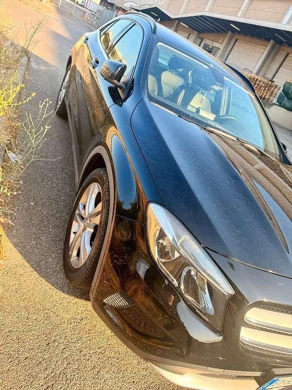 Usata Mercedes GLA200 136 CV (100 kW) 2015 Nero SUV