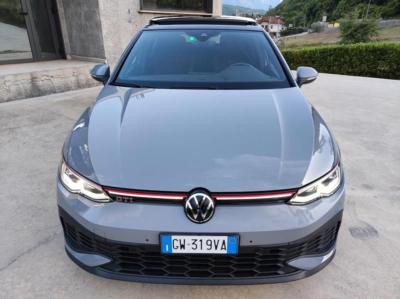 Usata VW Golf GTI 319 CV (234 kW) 2023 Grigio Berlina
