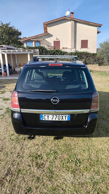 Usata Opel Zafira 2005 Nero Monovolume
