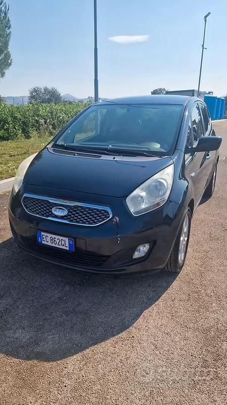 Usata Kia Venga 90 CV (66 kW) 2010 Nero Utilitaria