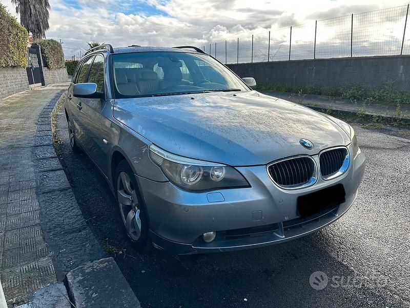 Usata BMW 530 231 CV (169 kW) 2006 Grigio Station wagon