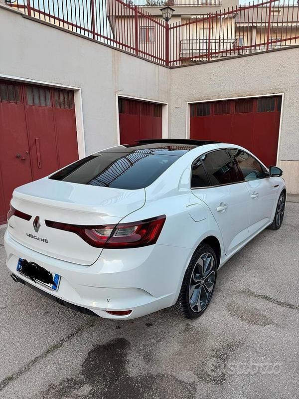 Usata Renault Mégane IV 110 CV (80 kW) 2017 Bianco Berlina