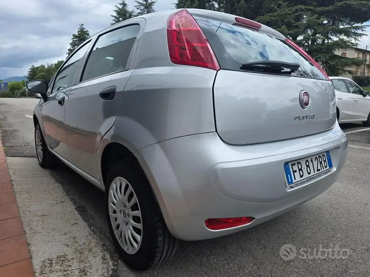 Gebraucht Fiat Punto Street 77 PS (56 kW) 2016 Grau Kleinwagen