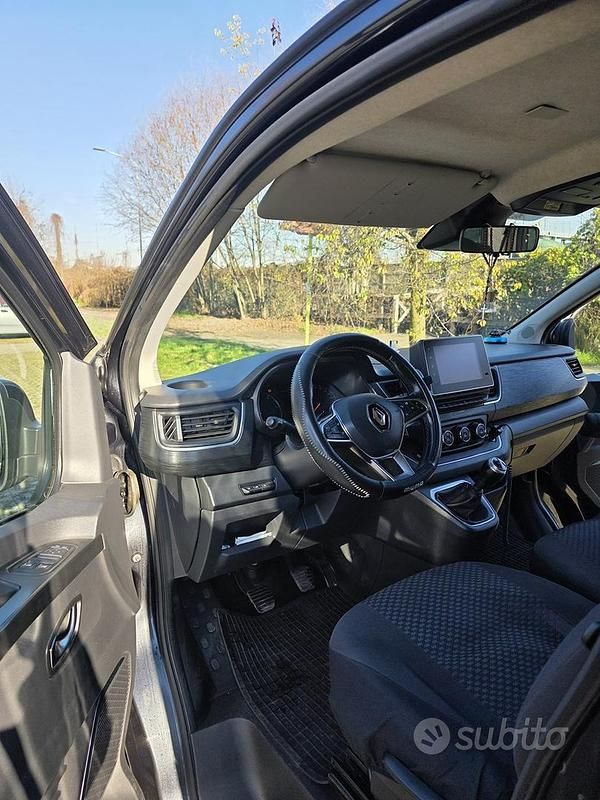 Usata Renault Traffic 150 CV (110 kW) 2021 Grigio Monovolume