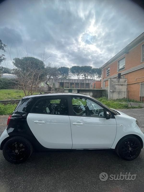 Usata Smart ForFour Passion 90 CV (66 kW) 2016 Bianco Utilitaria