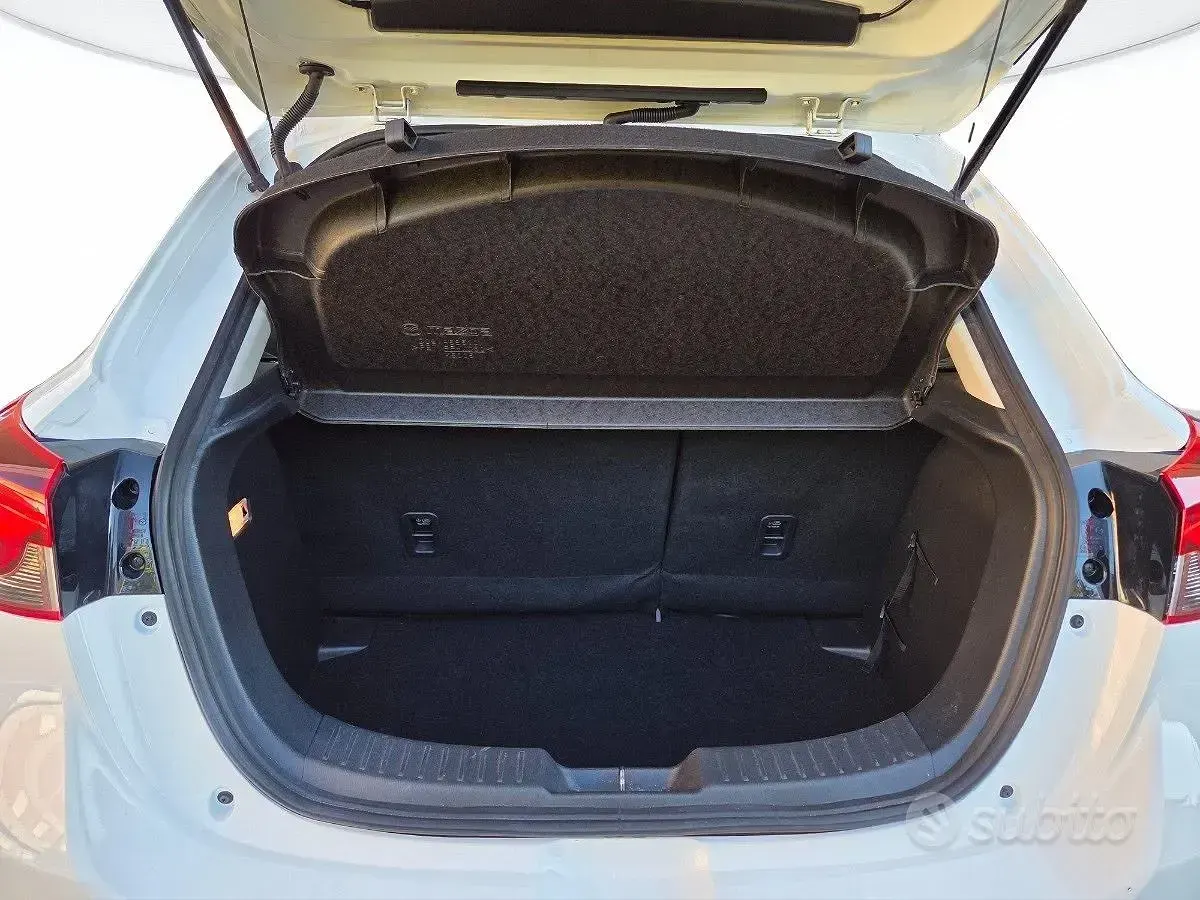 Usata Mazda 2 Evolve 75 CV (55 kW) 2023 Bianco Utilitaria