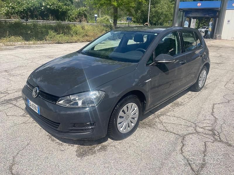 Usata VW Golf VII Highline 110 CV (80 kW) 2014 Nessuno(met.) Utilitaria