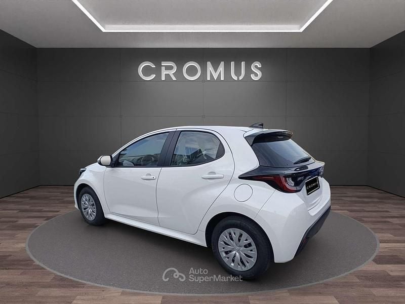 Nuova Toyota Yaris Hybrid Active 92 CV (67 kW) 2026 Other Berlina