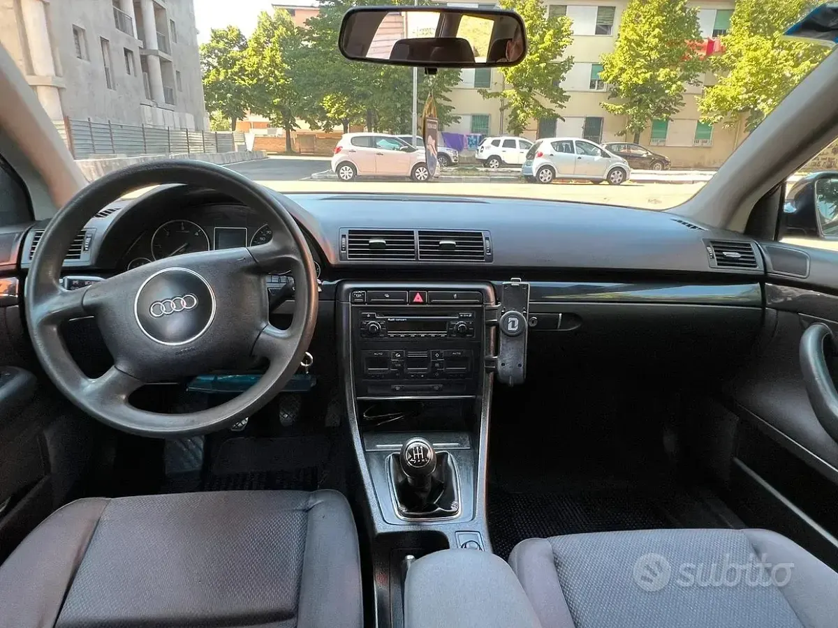 Usata Audi A4 130 CV (95 kW) 2006 Bluazzurro Station wagon