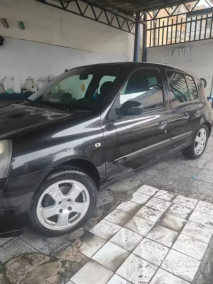 Usata Renault Clio II 75 CV (55 kW) 2004 Nero Berlina