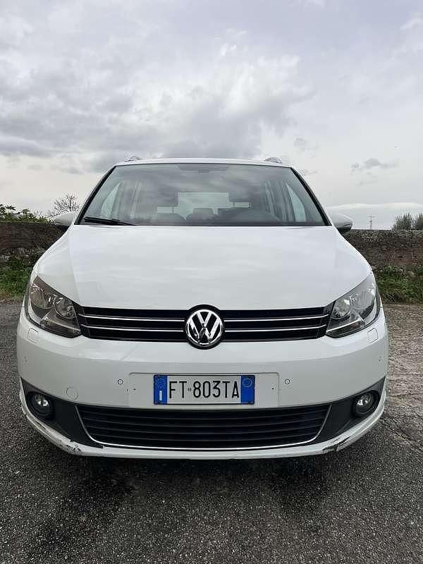 Begagnad VW Touran Highline 150 HK (110 kW) 2015 Vit Minibuss
